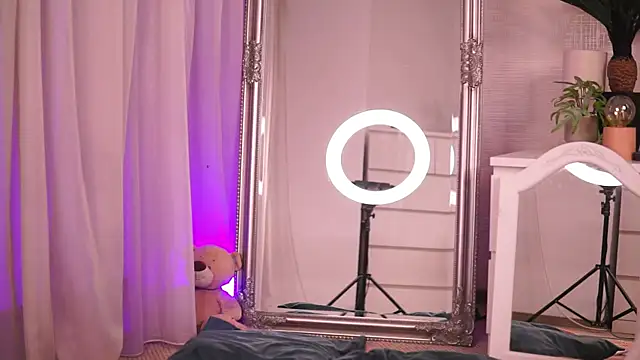 ChloeObril online show from October 17, 3:43 am