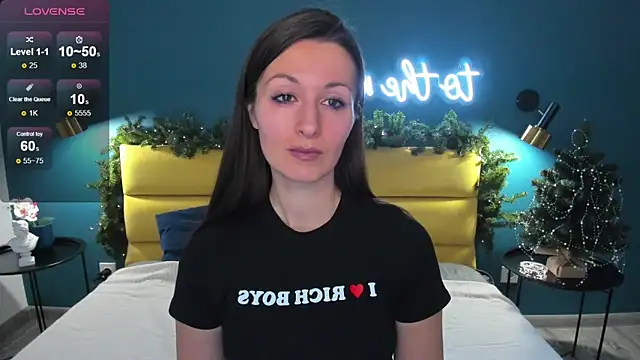 Joan Nelson online show from December 18, 1:32 am