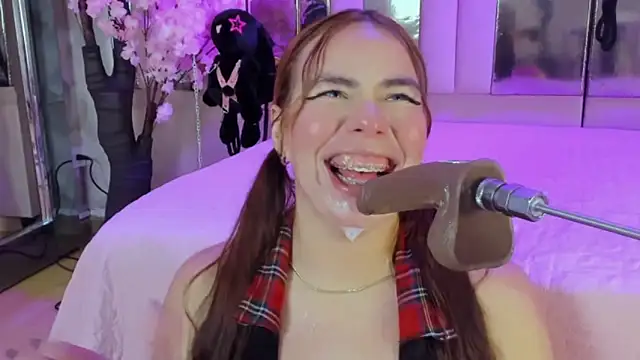 TessaCooper1 online show from November 9, 10:49 pm