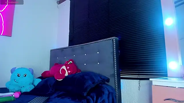 kyliiex18 online show from November 16, 2:24 am