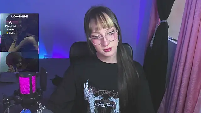 starrraura online show from March 26, 10:33 pm