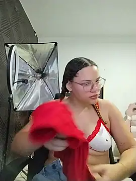 SirenRouge 69 online show from April 17, 9:50 pm