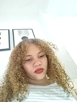 SirenRouge 69 online show from December 5, 7:37 pm