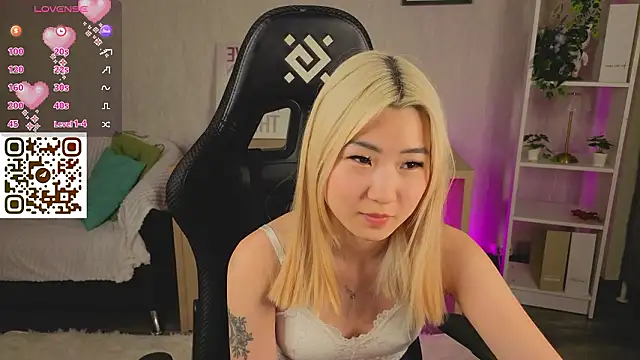 Aisi 18 online show from January 15, 1:33 am