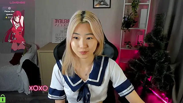 Aisi 18 online show from December 16, 1:33 am