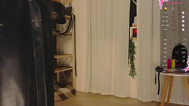 laracroftmansion online show from March 5, 6:48 pm