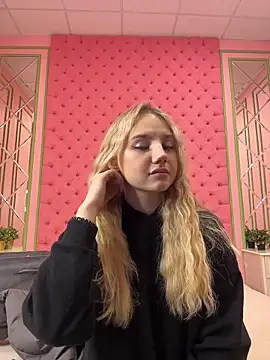 Sky Cutie online show from November 12, 5:05 am