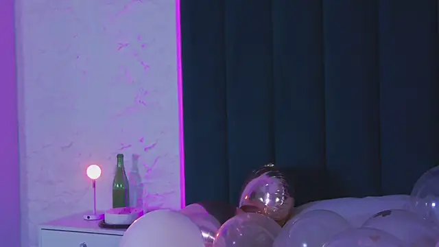 Sky Cutie online show from April 3, 5:05 am