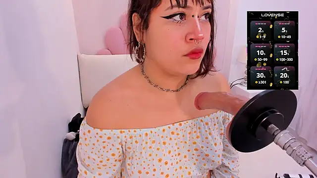 mia yeager online show from September 20, 4:22 am