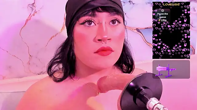 mia yeager online show from October 15, 8:55 pm