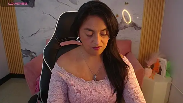 Snapshot of tamara_ch1 chatting on October 23, 3:23 am tamara ch1 online show from October 23, 3:23 am