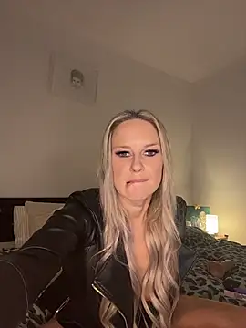 imyourgoodgirl69 online show from November 7, 10:32 am