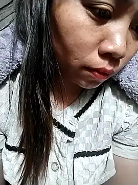 venu00 online show from March 8, 2:04 am