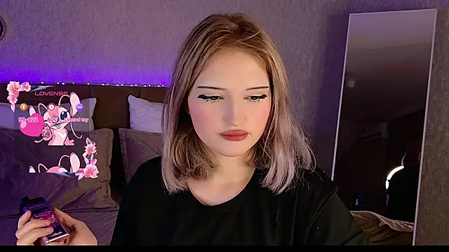 EsmeMayhem online show from October 2, 4:17 am