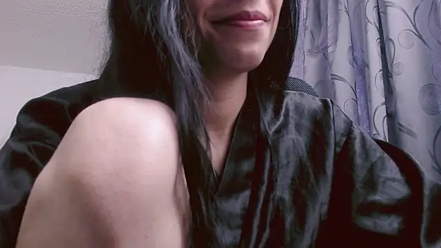 Snapshot of scarlett_vonrose chatting on September 13, 9:23 pm scarlett vonrose online show from September 13, 9:23 pm