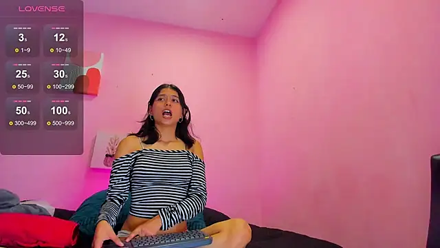 Snapshot of Georgina_Ferri_ chatting on October 7, 5:17 pm Georgina Ferri online show from October 7, 5:17 pm