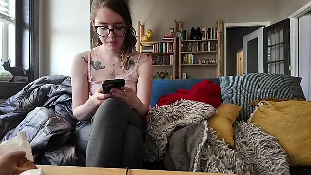 Snapshot of knottybunny chatting on October 23, 1:39 pm knottybunny online show from October 23, 1:39 pm