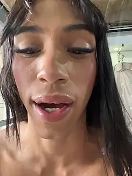 REINA ADAHARA online show from April 18, 9:48 pm