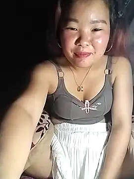 lylylove online show from March 27, 8:26 am