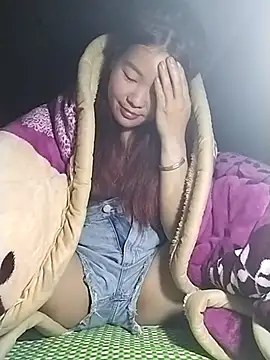 lylylove online show from November 13, 12:04 pm