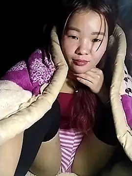 lylylove online show from December 20, 4:38 am