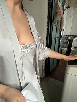 xiiuuff18 online show from September 26, 10:18 pm