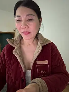 xiiuuff18 online show from February 11, 10:17 am