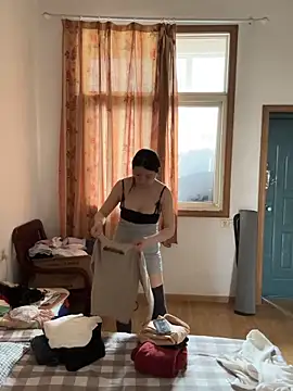 xiiuuff18 online show from April 9, 6:30 am