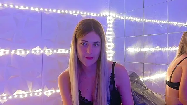 Snapshot of Aishha_ chatting on September 25, 5:39 am Aishha online show from September 25, 5:39 am