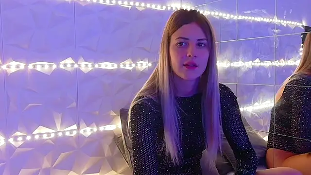 Snapshot of Aishha_ chatting on October 13, 5:21 am Aishha online show from October 13, 5:21 am