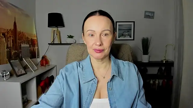 Velvet Jasmine online show from February 6, 7:01 am