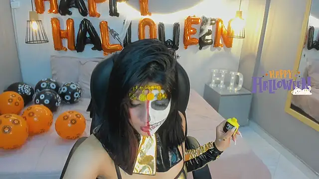 Julieth brown  online show from October 31, 9:08 pm