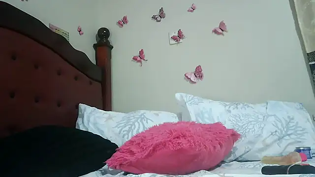 PinkSkyyy online show from April 14, 11:49 pm