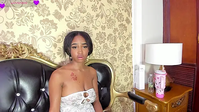 JulitPink online show from March 8, 2:04 am