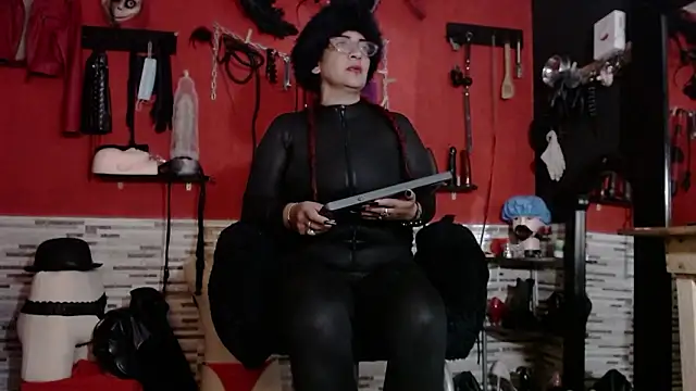 Miss Mirandaa online show from March 24, 11:15 am