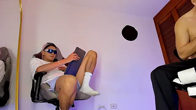 sotooliver3 online show from October 11, 8:55 pm