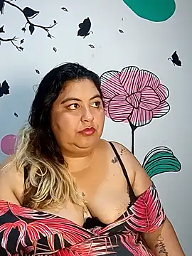 curvy diva  online show from October 25, 12:46 pm