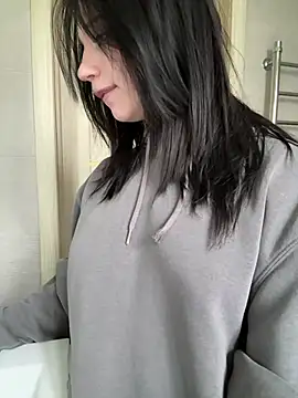 YourLittleDevil online show from April 1, 1:41 pm