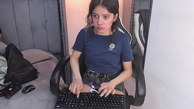 Miyu Komori online show from March 3, 1:17 pm