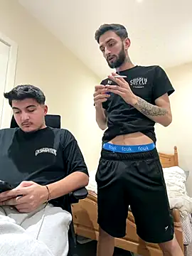 mixedcouplee69 online show from December 18, 9:52 pm