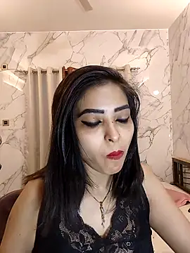 QUEEN-ADITI online show from March 5, 9:43 pm