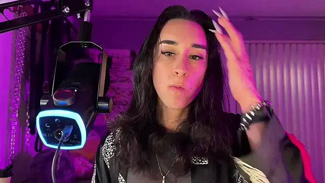 xoFrankie online show from April 13, 1:51 am