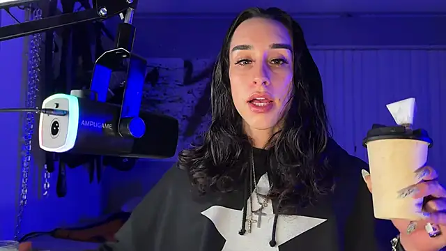 xoFrankie online show from April 8, 6:59 am