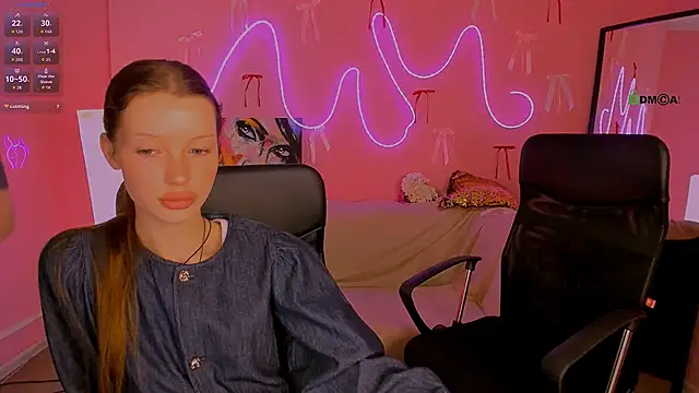 khloebeauty online show from March 24, 8:58 pm