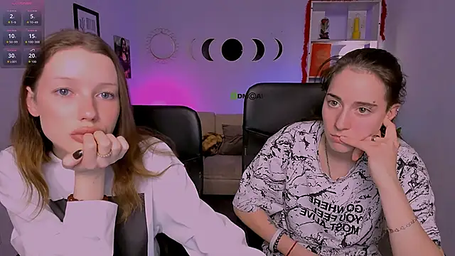 khloebeauty online show from March 27, 8:20 pm