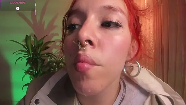 Snapshot of bri_von_dhara__ chatting on October 19, 11:18 pm bri von dhara online show from October 19, 11:18 pm