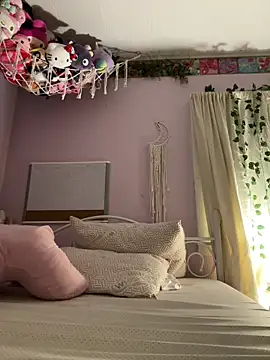 imawhorenslut19 online show from April 14, 3:50 am