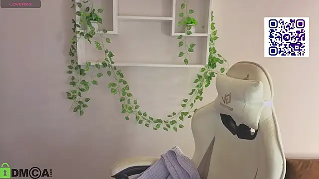 Jennie Hunter online show from December 4, 9:22 am