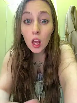 FroggyAnna online show from April 16, 8:08 pm