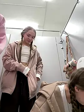 FroggyAnna online show from December 15, 6:46 pm